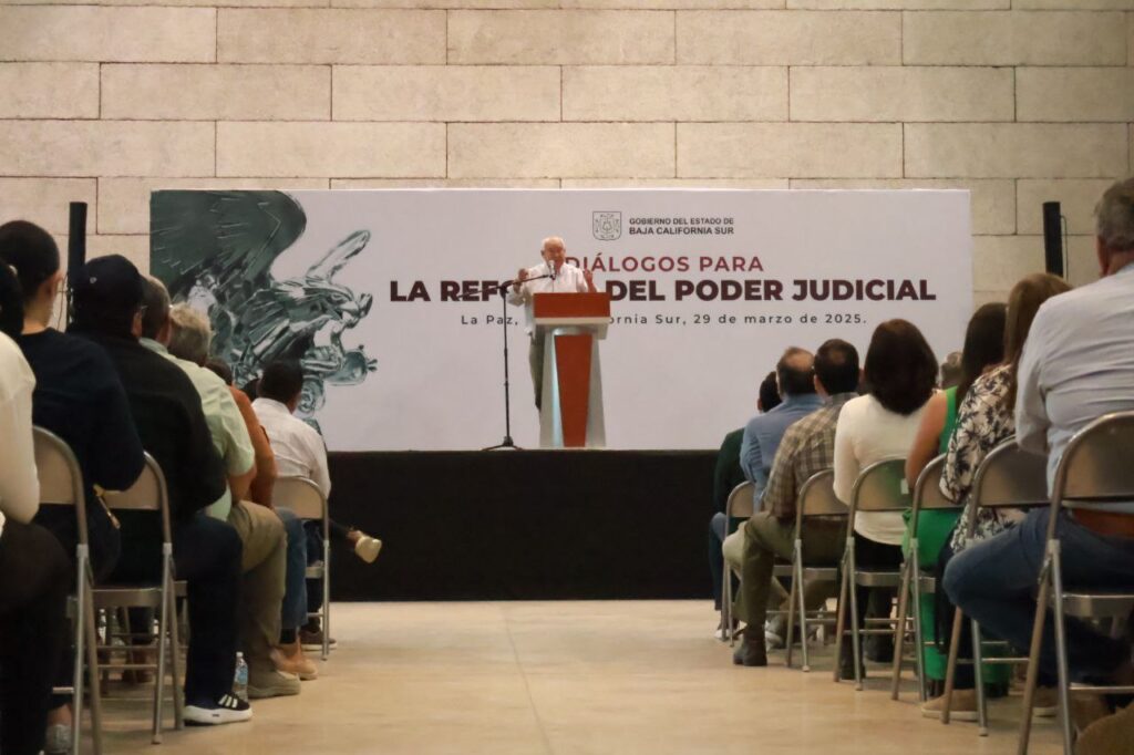 Víctor Castro participa en "Diálogos de la Reforma Judicial"