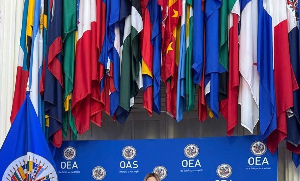 Romina Contreras Presenta el Complejo Rosa Mística en la OEA