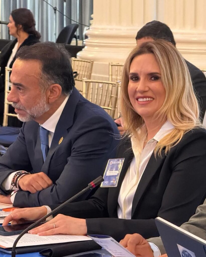 Romina Contreras Presenta el Complejo Rosa Mística en la OEA