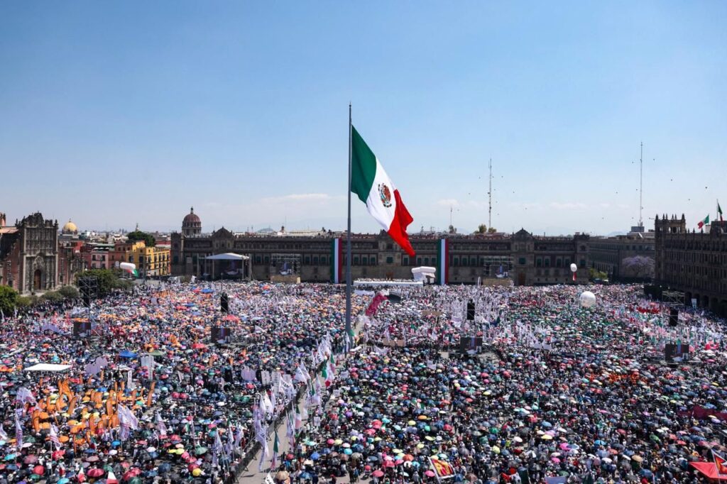 Sheinbaum Reúne a 350 Mil Mexicanos en el Zócalo de la CDMX