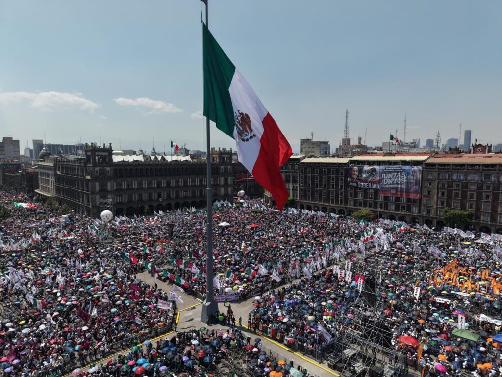 Sheinbaum Reúne a 350 Mil Mexicanos en el Zócalo de la CDMX