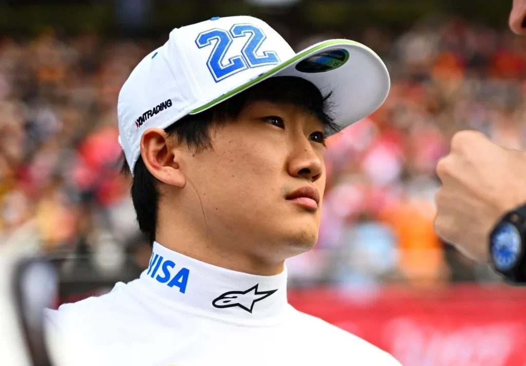Yuki Tsunoda reemplazará a Liam Lawson en Red Bull, según reporte
