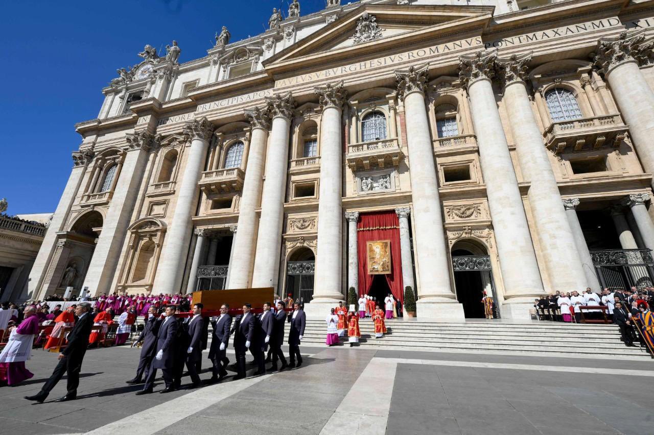 Rosa Icela honra al papa Francisco líder cercano y humanista