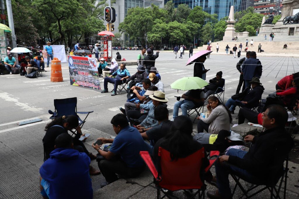 CNTE avanza hacia Torre del Caballito en jornada 16 de protesta