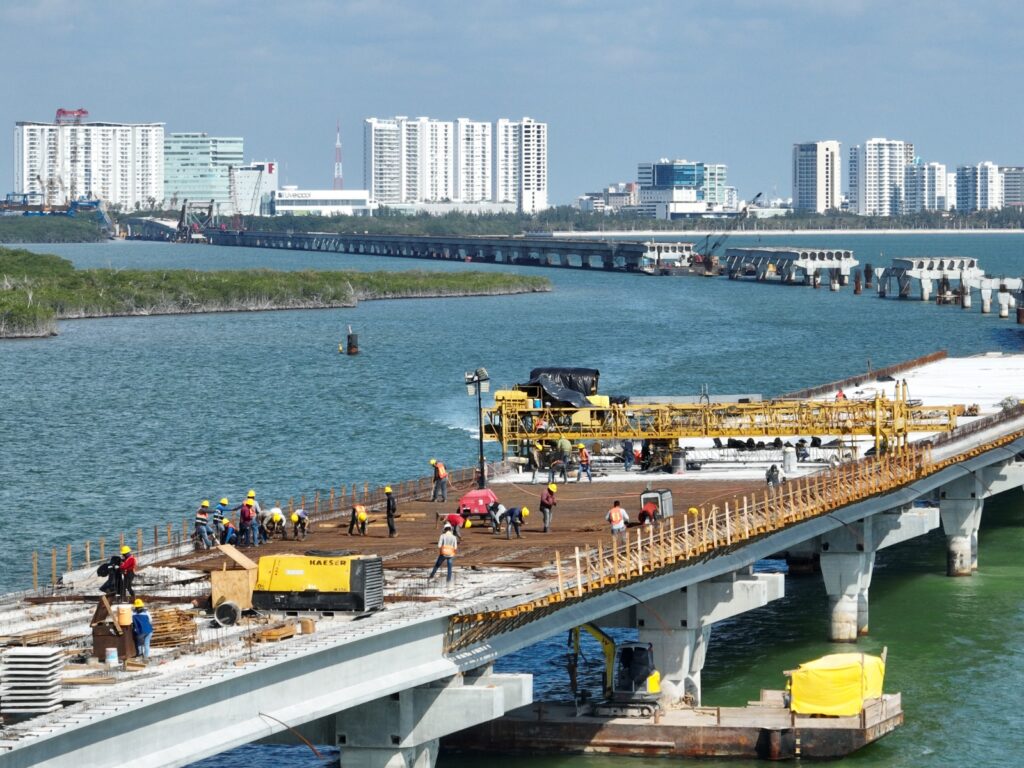 SICT lidera recuperación de manglares con el Puente Nichupté