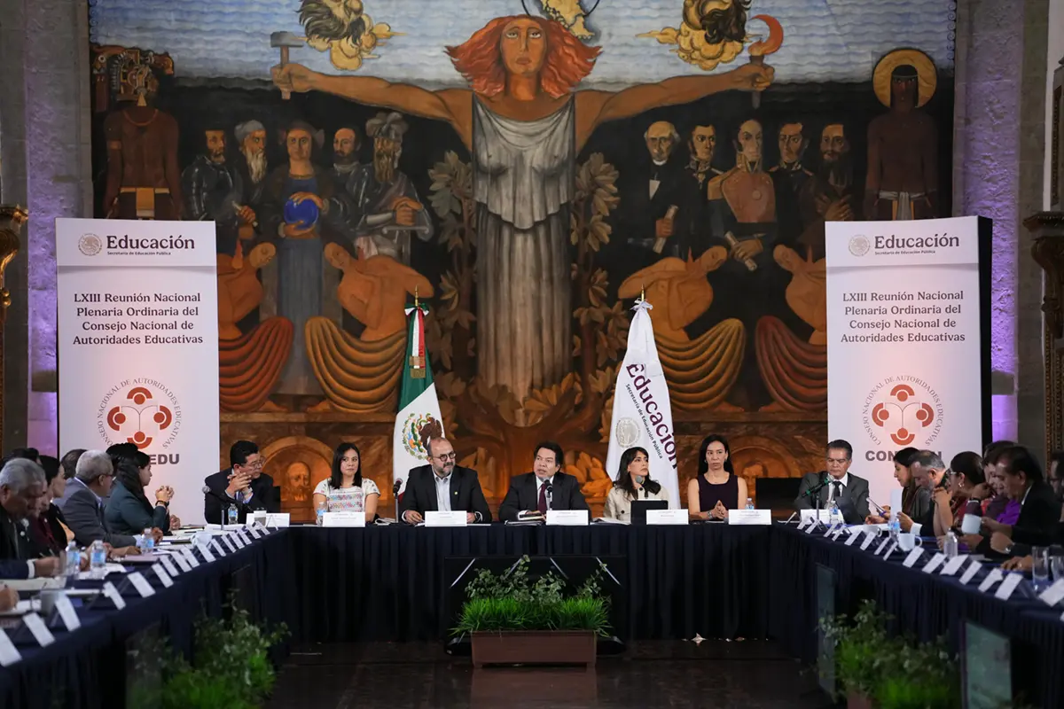 Mario Delgado impulsa salud y deporte en escuelas SEP