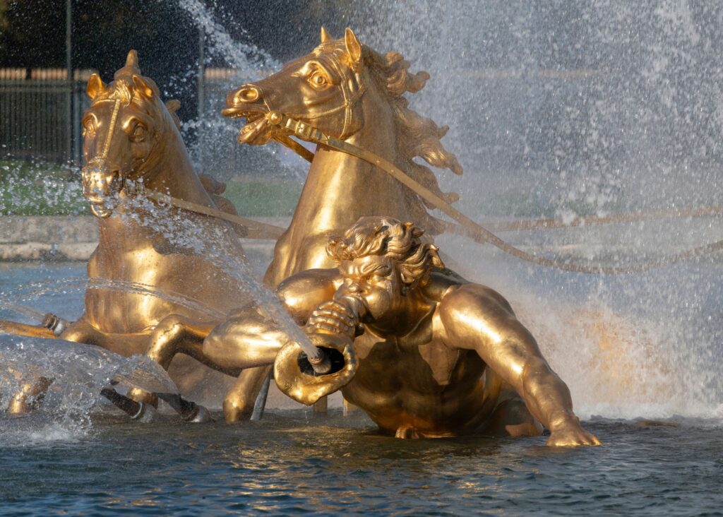 Estatuas de Versalles “hablan” con IA gracias a OpenAI