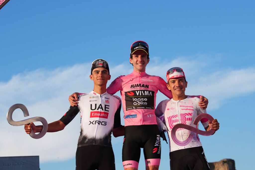 Sheinbaum felicita a Isaac del Toro por subcampeonato en el Giro