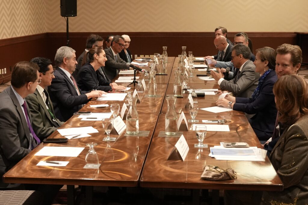 Sheinbaum presenta en Canadá el “Plan México” a inversionistas