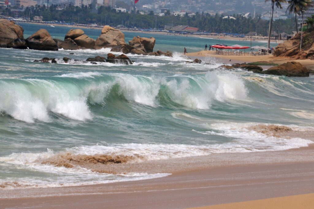 Temperatura del mar en Acapulco alcanza 30 °C, advierte oceanólogo