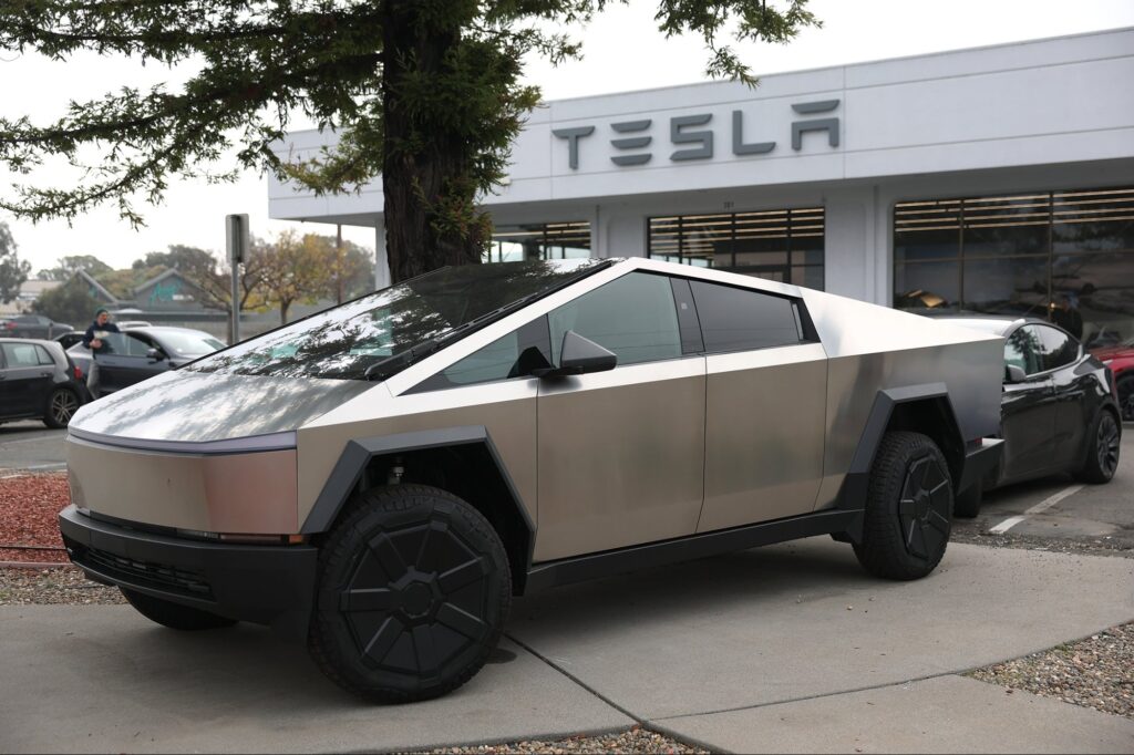 Ruptura entre Musk y Trump sacude a Tesla y TrumpCoin