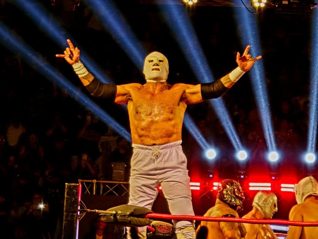 Despedida triunfal del Hijo del Santo en Tijuana ante un lleno total