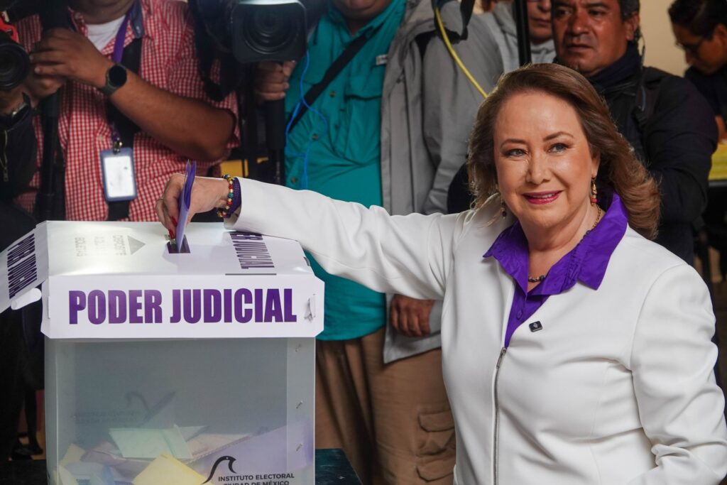 Yasmín Esquivel llama a participar en una elección histórica