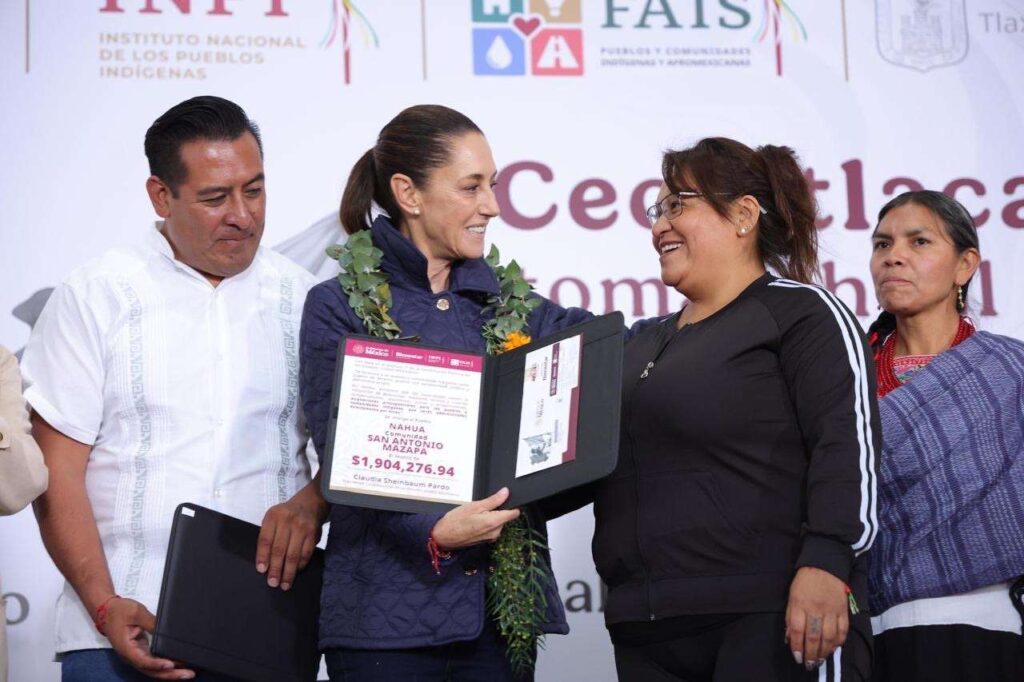 Sheinbaum entrega recursos directos a 38 pueblos indígenas en Tlaxcala