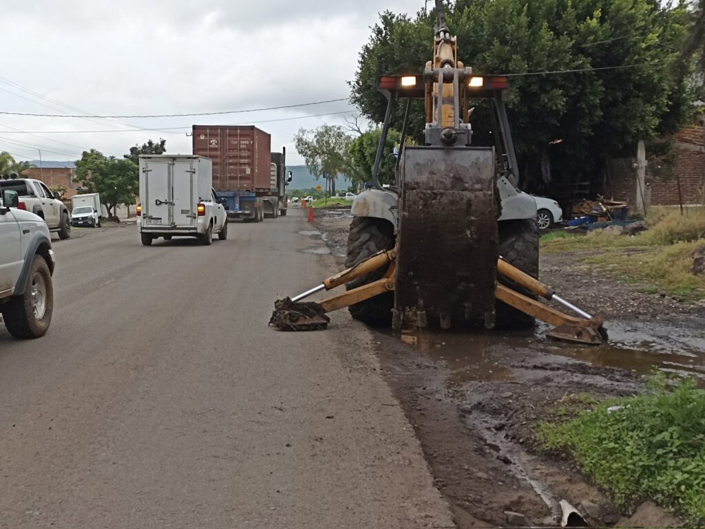SICT intensifica labores en carreteras dañadas por huracán