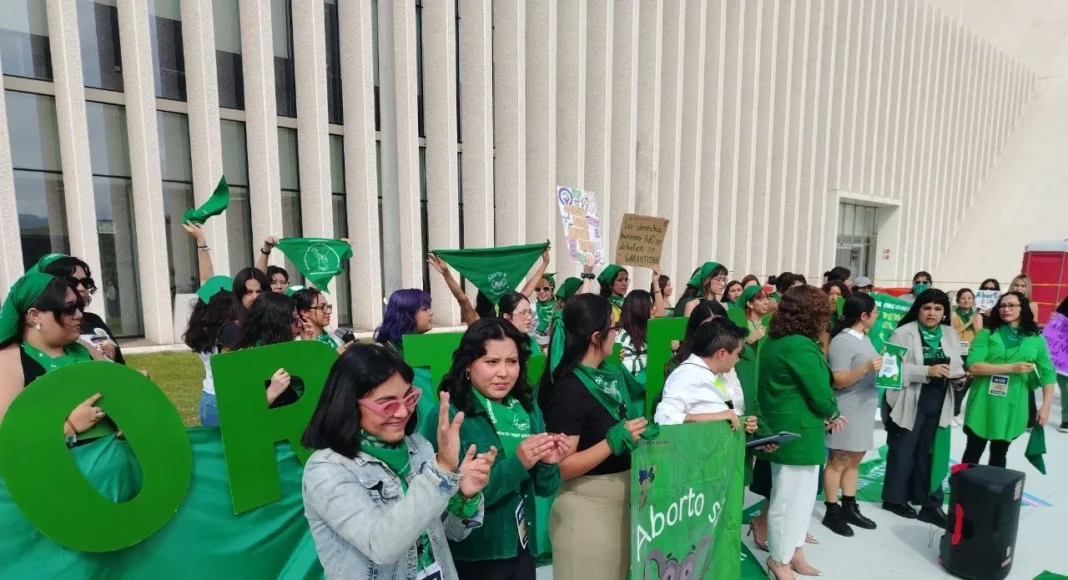 Congreso de Guanajuato rechaza despenalizar el aborto con apoyo de diputada del PVEM