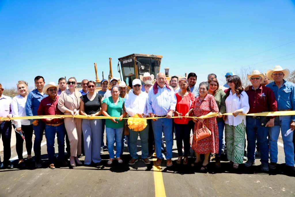 Entrega gobernador de BCS obras y apoyos al campo en Comondú