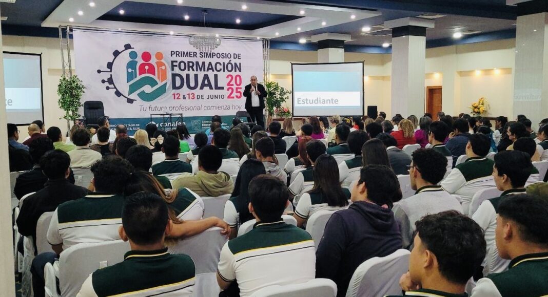 CONALEP BCS es sede del Primer Simposio Nacional de Educación Dual