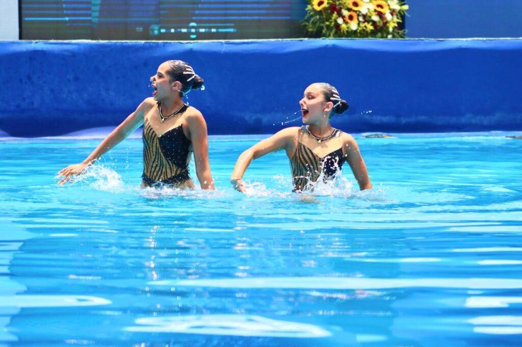 Plata en hockey in line y bronce en natación artística para Baja California Sur