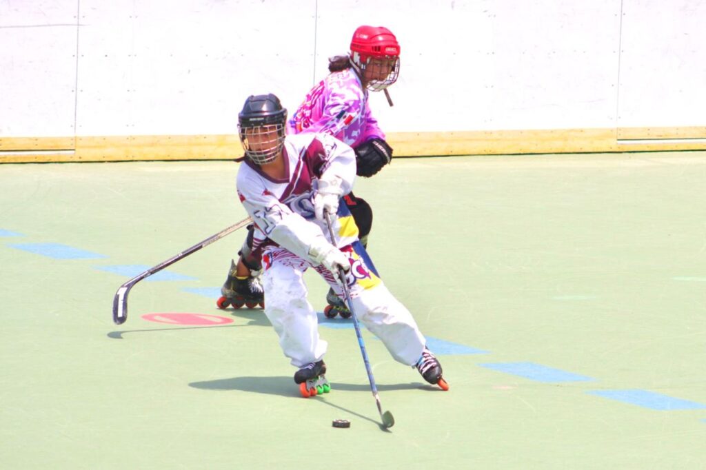 Plata en hockey in line y bronce en natación artística para Baja California Sur