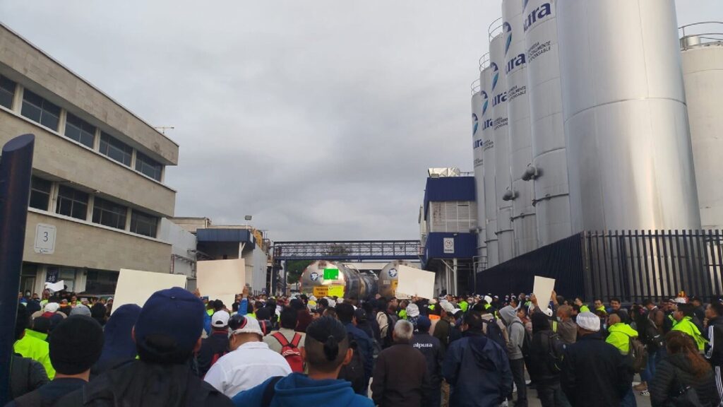 Trabajadores de Alpura protestan en varios estados