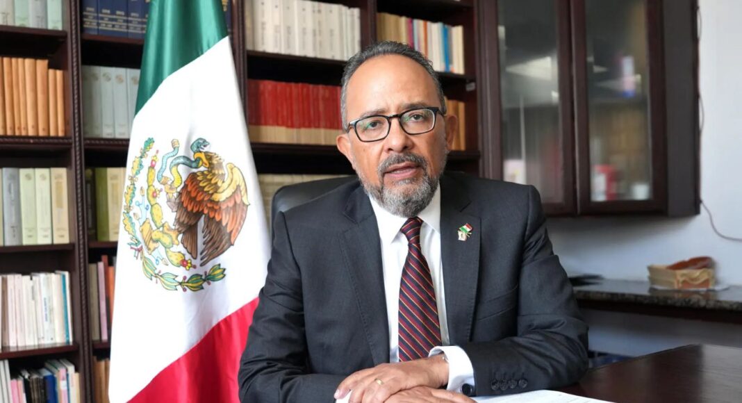 Alertan por mensajes falsos sobre apoyos económicos en consulados