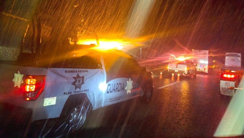 Inundaciones en Tamaulipas colapsan carreteras y zonas urbanas