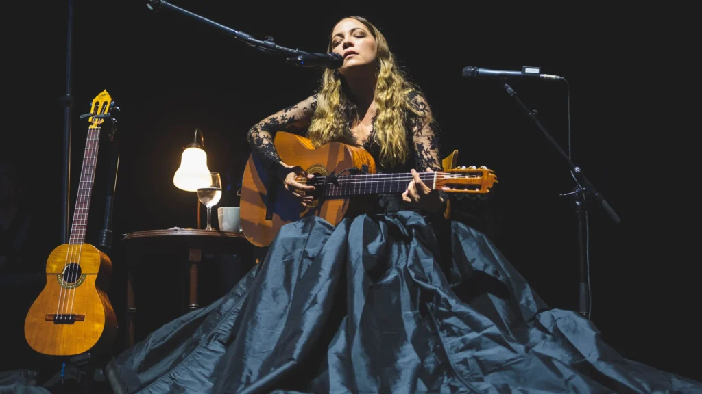 Natalia Lafourcade anuncia su embarazo en plena gira musical