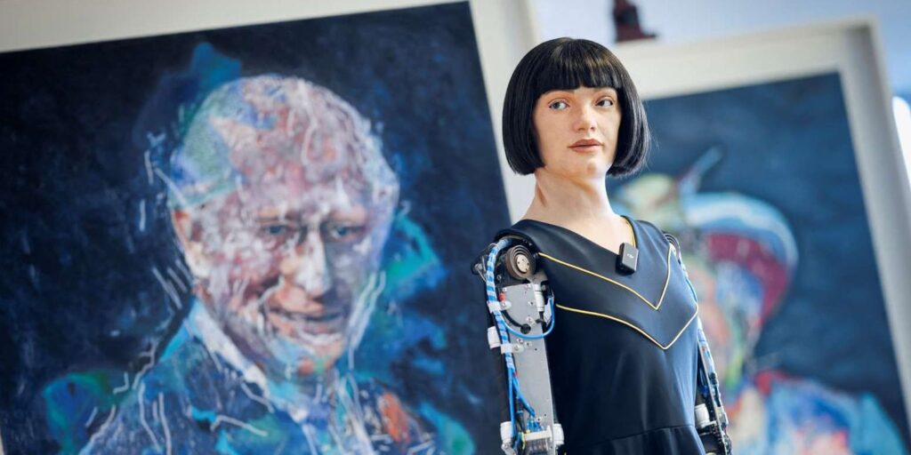 Robot Ai Da retrata al rey Carlos III y defiende el arte humano