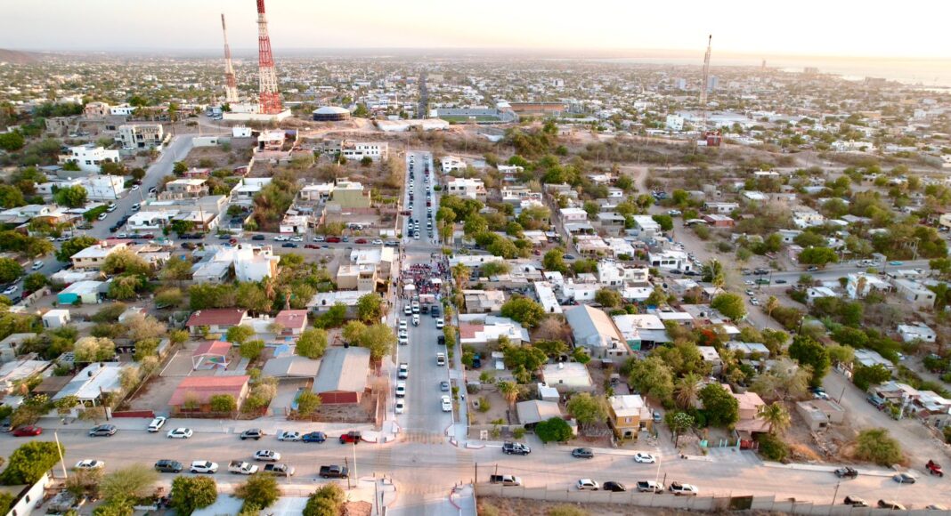 Castro Cosío entrega obra vial en La Paz y llama a hacer equipo