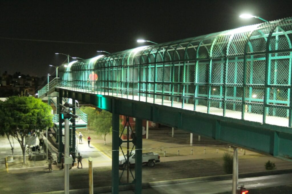 Ecatepec refuerza iluminación en calles y parques
