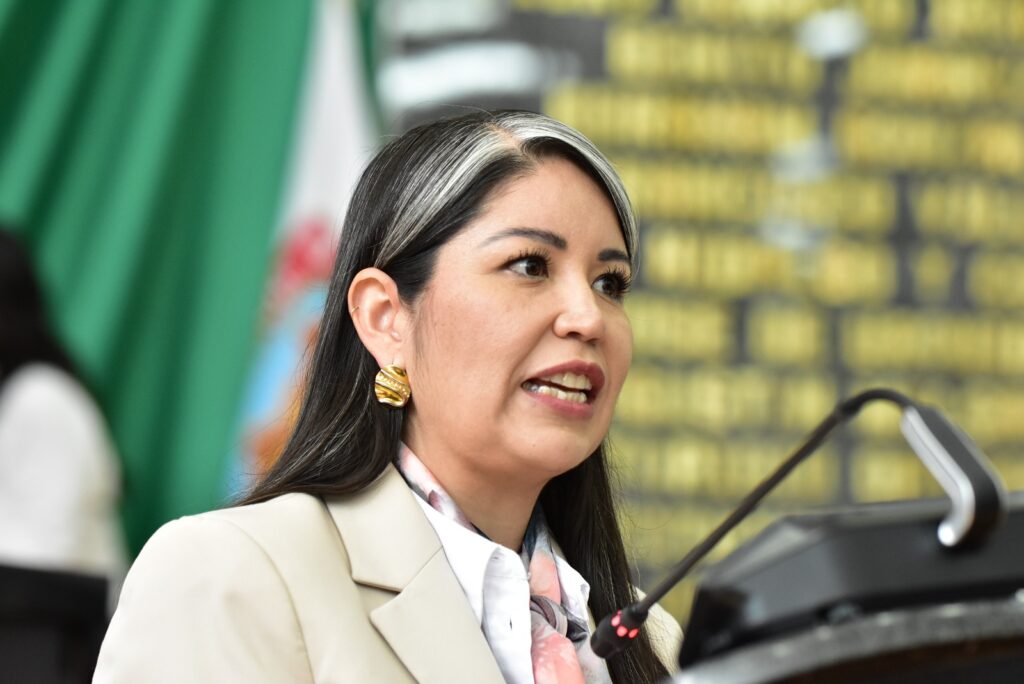 Chihuahua prohíbe narcocorridos en escuelas