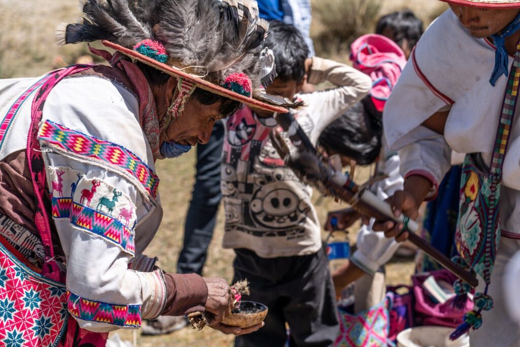 SEP y Unesco presentan libro sobre cultura Wixárika