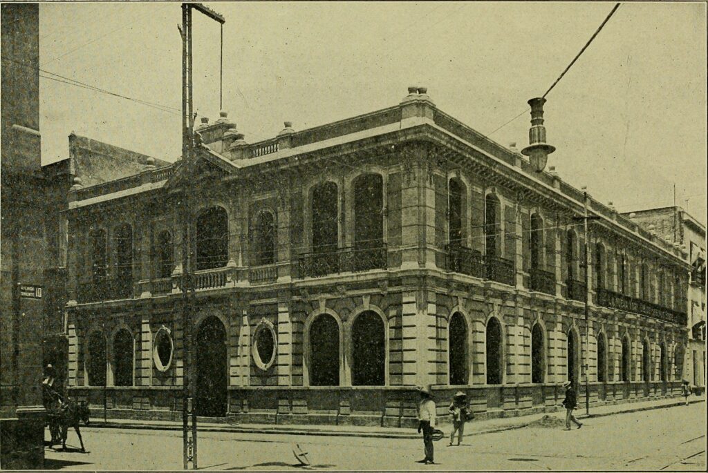 Banco de México: 100 años entre estabilidad y desigualdad