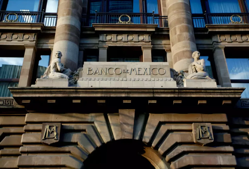 Banco de México: 100 años entre estabilidad y desigualdad