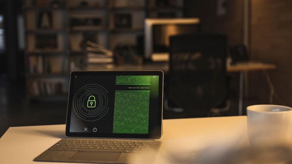 Alertan por riesgos de robo de datos en empresas de seguridad patito