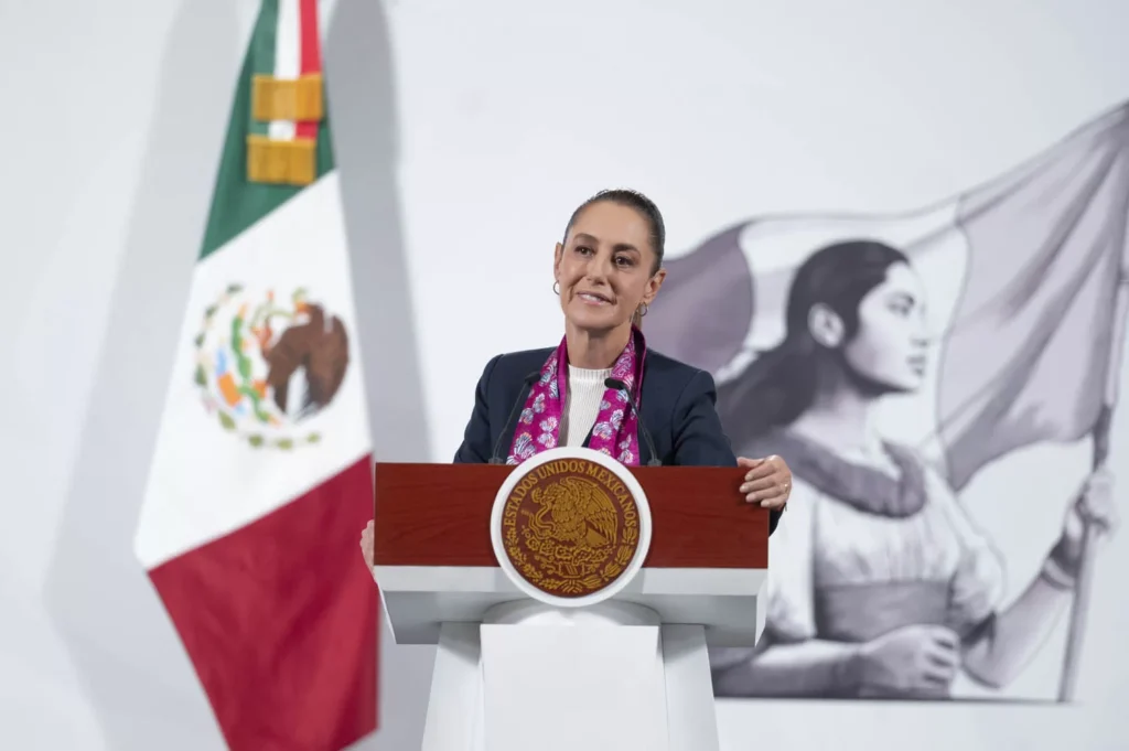 Sheinbaum advierte sanciones a farmacéuticas que incumplan entrega de medicamentos