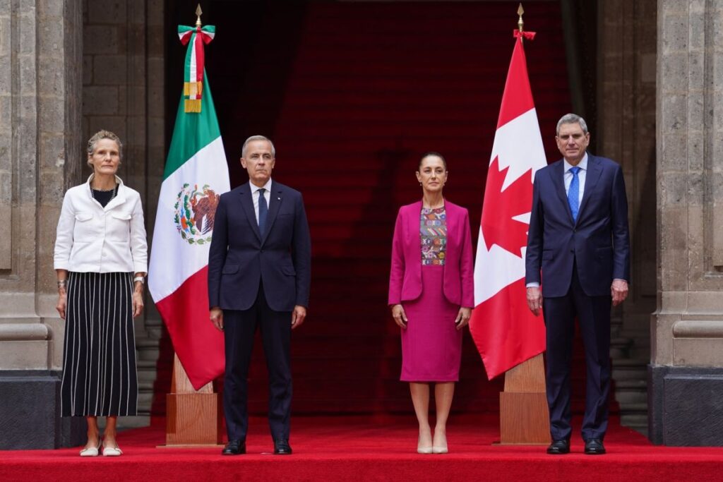 Sheinbaum recibe al primer ministro de Canadá en Palacio Nacional