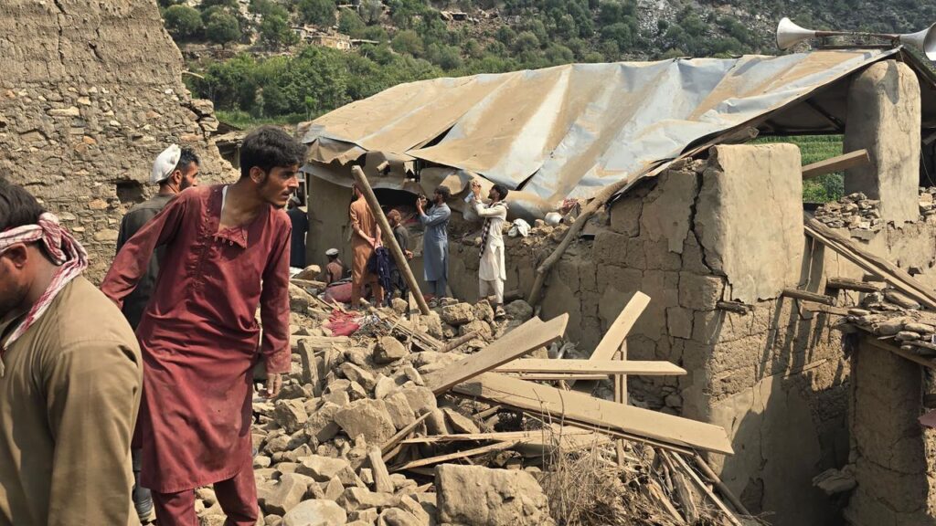 Más de 1,400 muertos por terremoto en el este de Afganistán