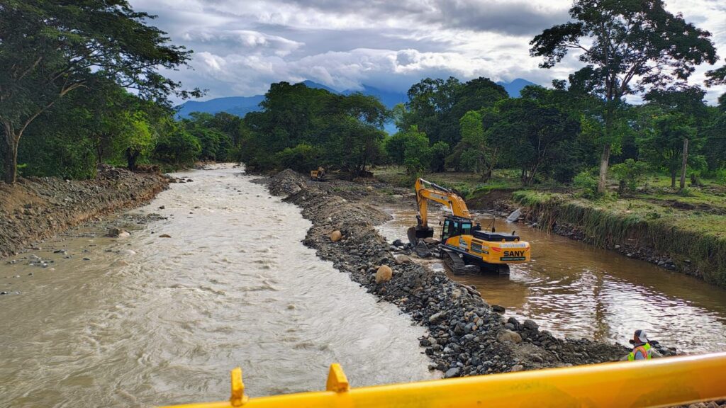 Reabren carretera en Chiapas tras colapso de puentes