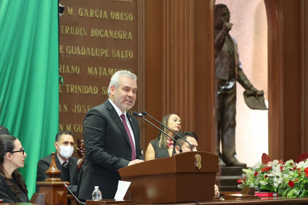 Bedolla destaca inversión histórica sin deuda en Michoacán