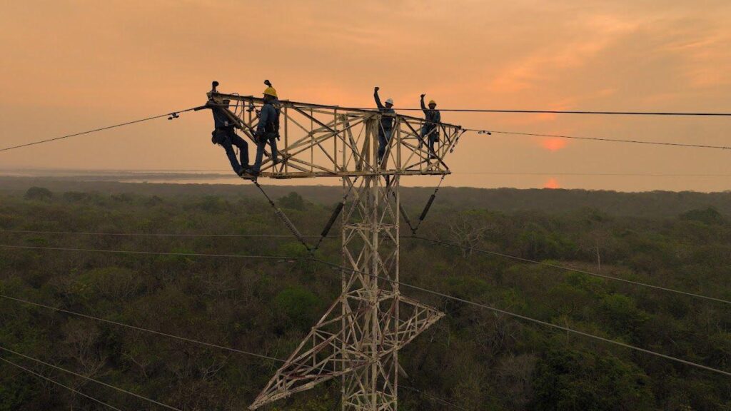 Restablecen suministro eléctrico en la Península de Yucatán