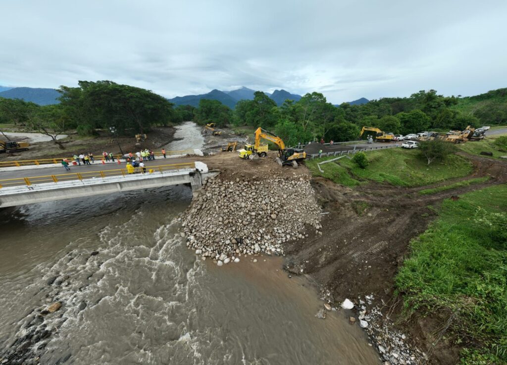 Reabren carretera en Chiapas tras colapso de puentes