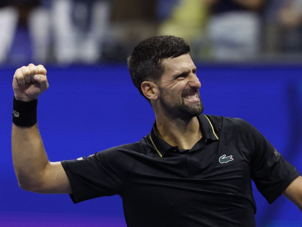 Djokovic avanza a cuartos en el US Open pese a molestias físicas