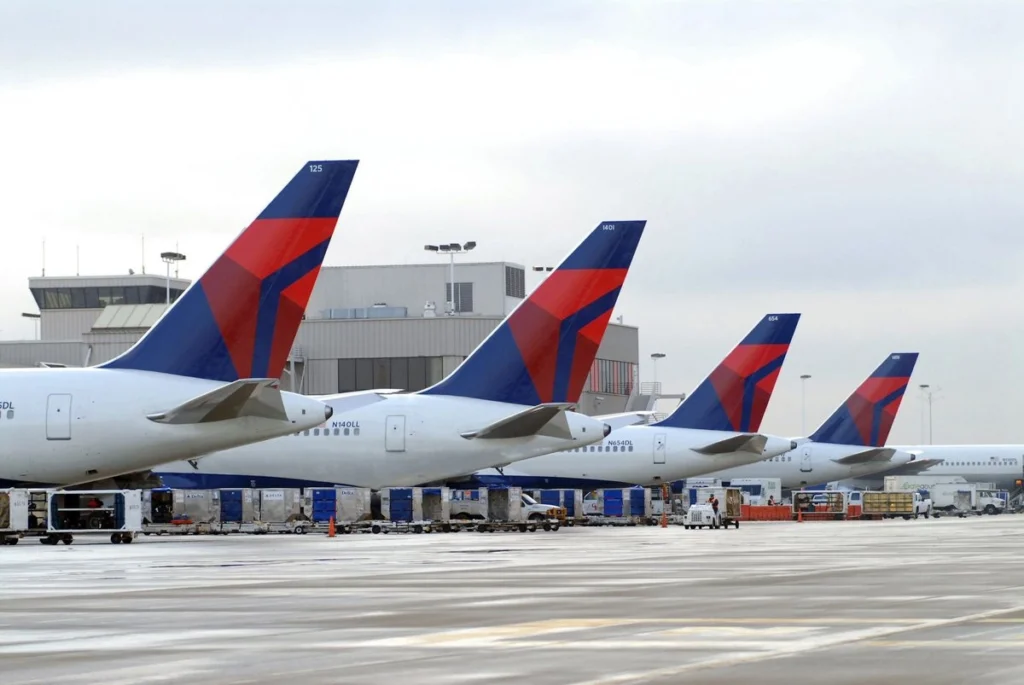 Sheinbaum cuestiona decisión de EU sobre alianza Delta-Aeroméxico