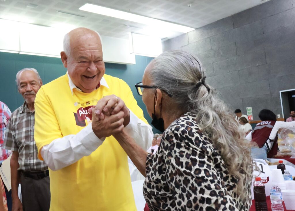 Gobierno de BCS celebra el Día de los Abuelos con homenaje