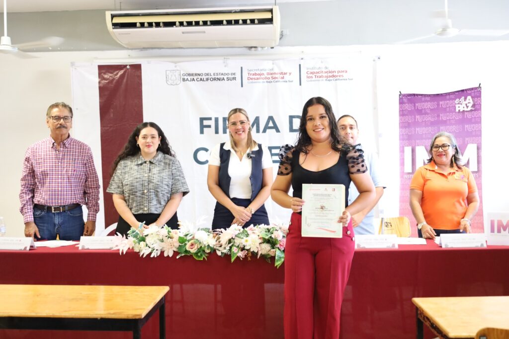 Firman convenio ICATEBCS e IMM de La Paz para capacitar a mujeres