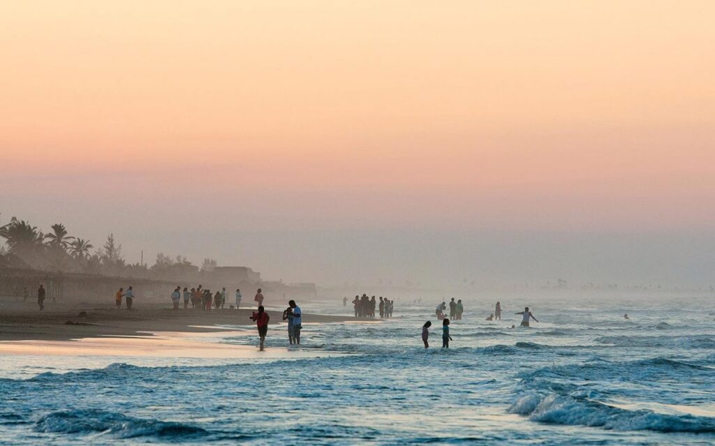 Diputados aprueban acceso público garantizado a playas