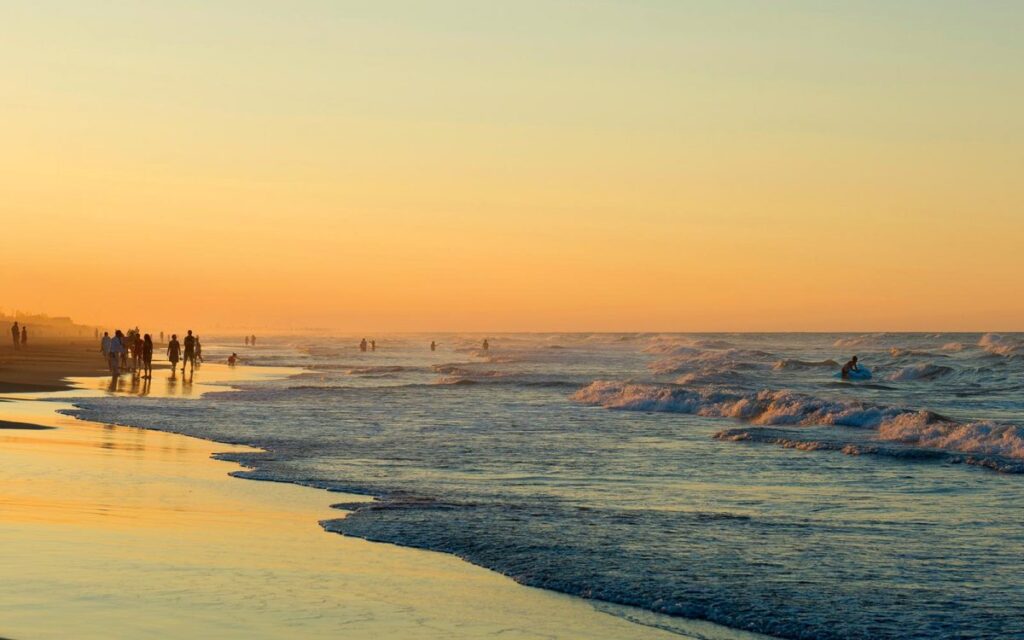 Diputados aprueban acceso público garantizado a playas