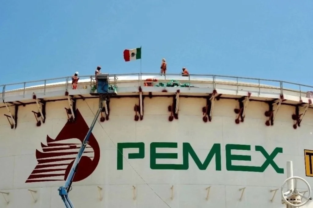 Pemex refuerza vigilancia por lluvias en Veracruz